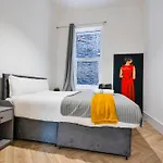 Contractors & Relocators Pool Table Flat 2Bed Wifi