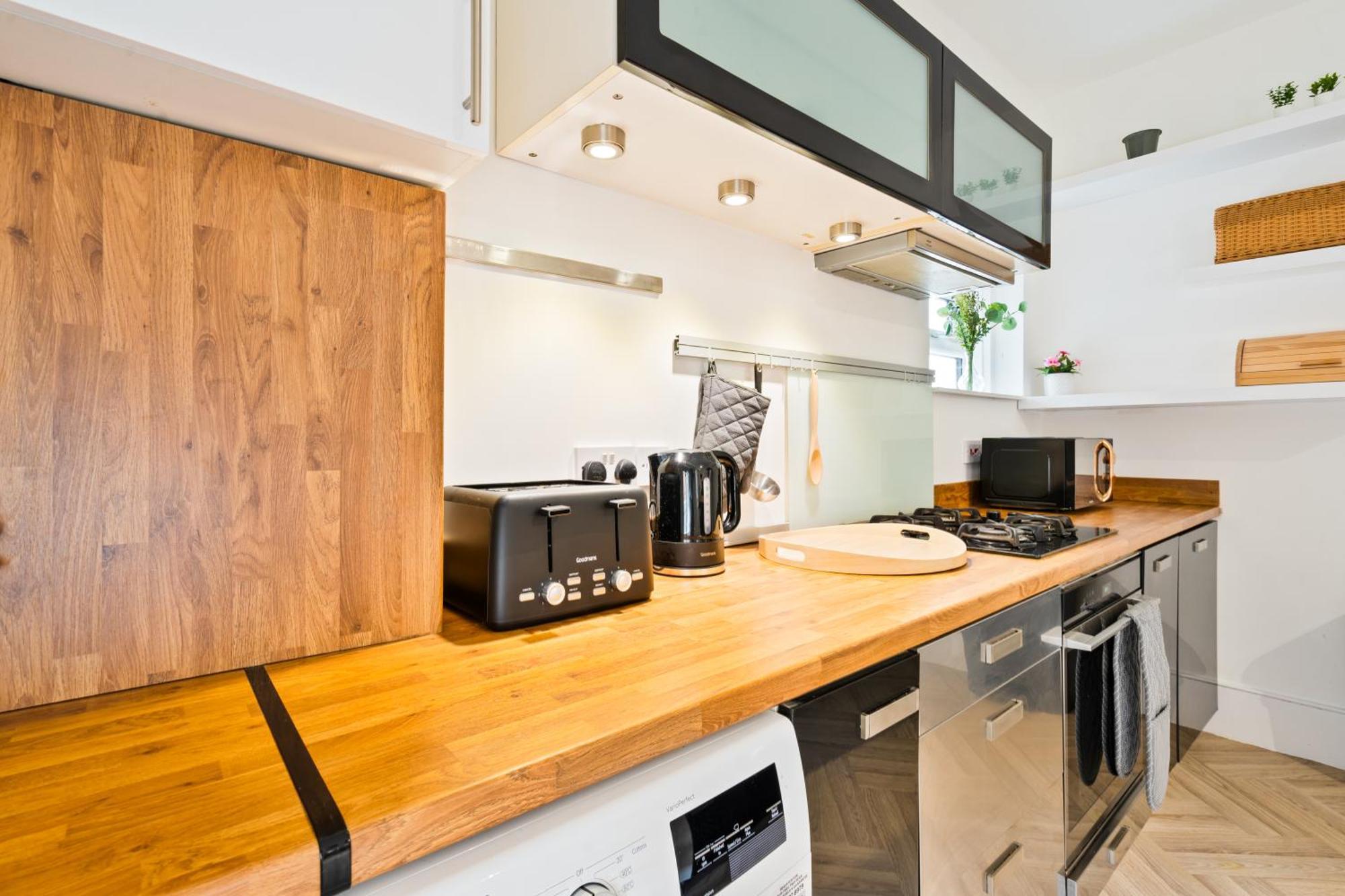 Contractors & Relocators Pool Table Flat 2bed Wifi Apartment *
